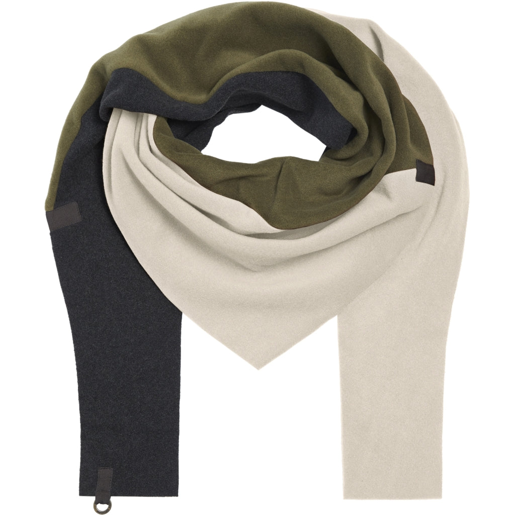 Henriette Steffensen Triangle Scarf Patch 4100 Moss/Kit/Soft Black