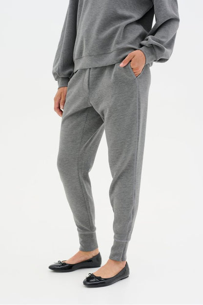 AW24 My Essential W 22 Sweat Pant