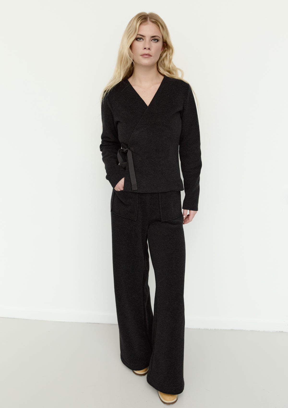 Henriette Steffensen Flare Trousers 2125 Soft Black