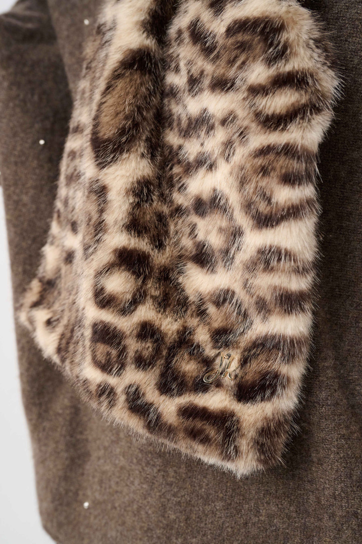 Joseph Ribkoff Faux Fur Leopard Print Scarf-Beige/Multi