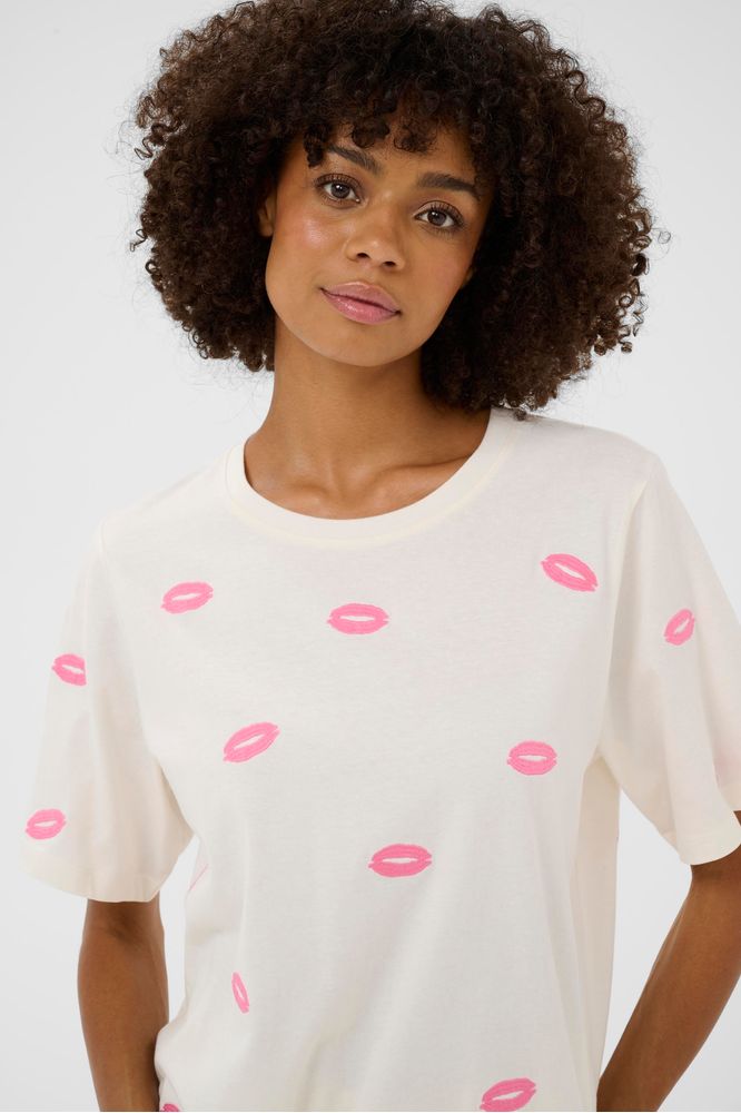 Culture Kissy T-Shirt Gardenia