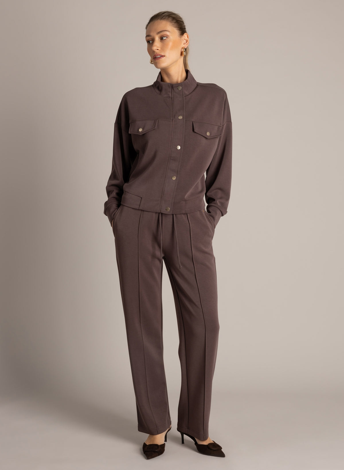 Yest Oirla Women's Brown Essential Trousers