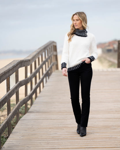 Marble White/Black Sweater 8026