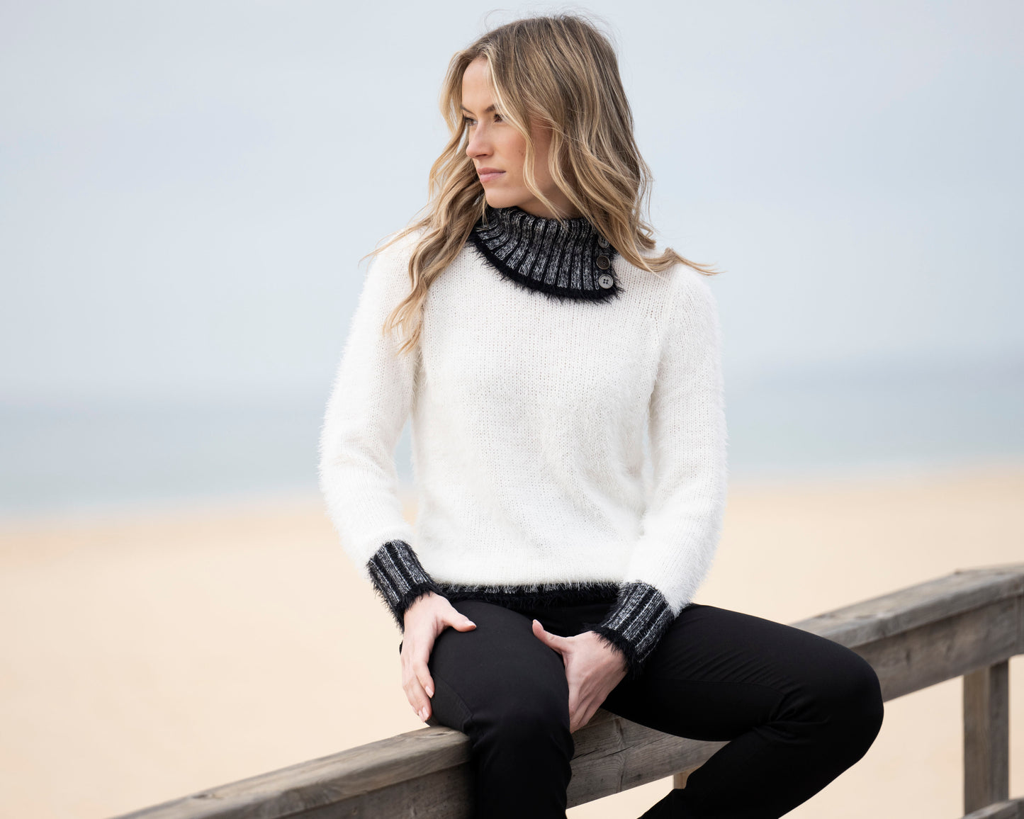 Marble White/Black Sweater 8026