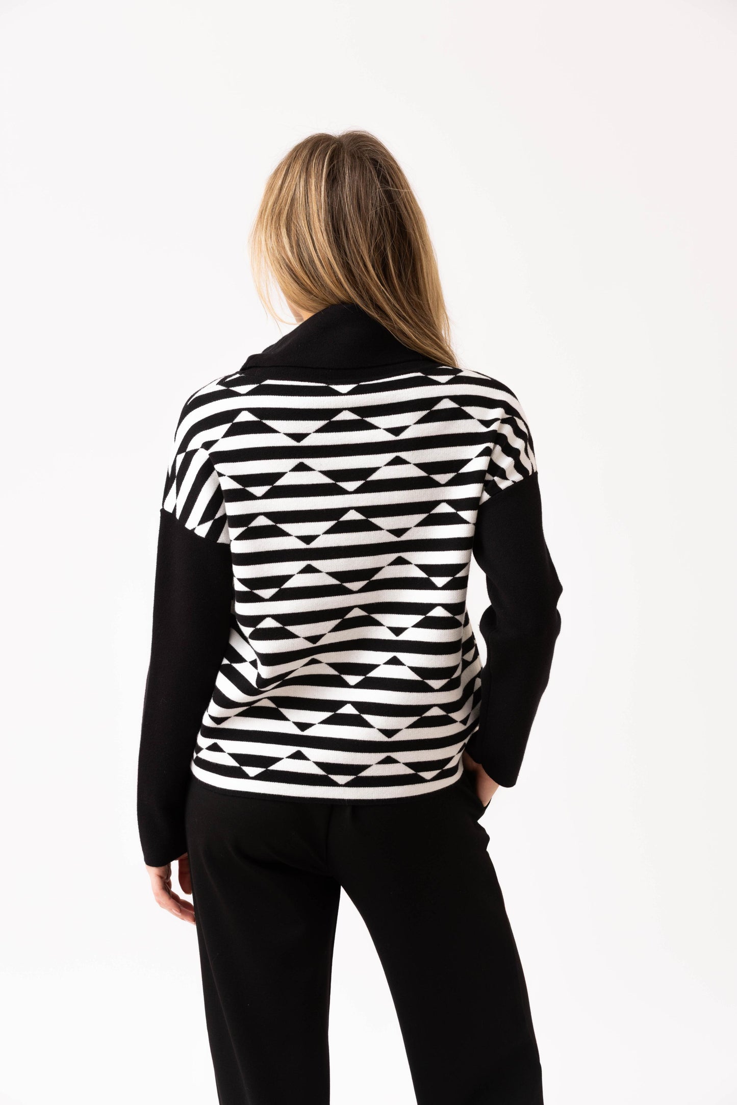 Marble Sweater 8106 Black/White