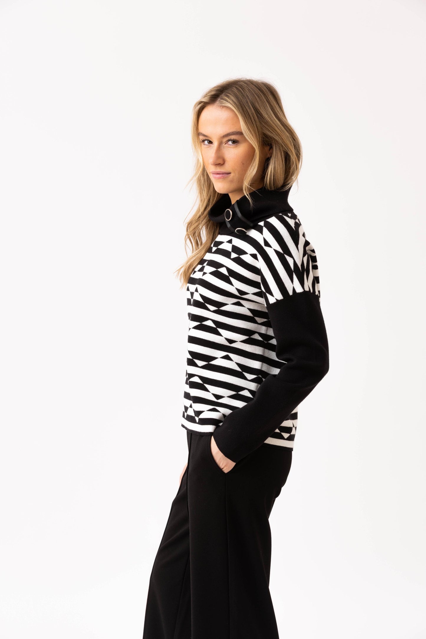 Marble Sweater 8106 Black/White