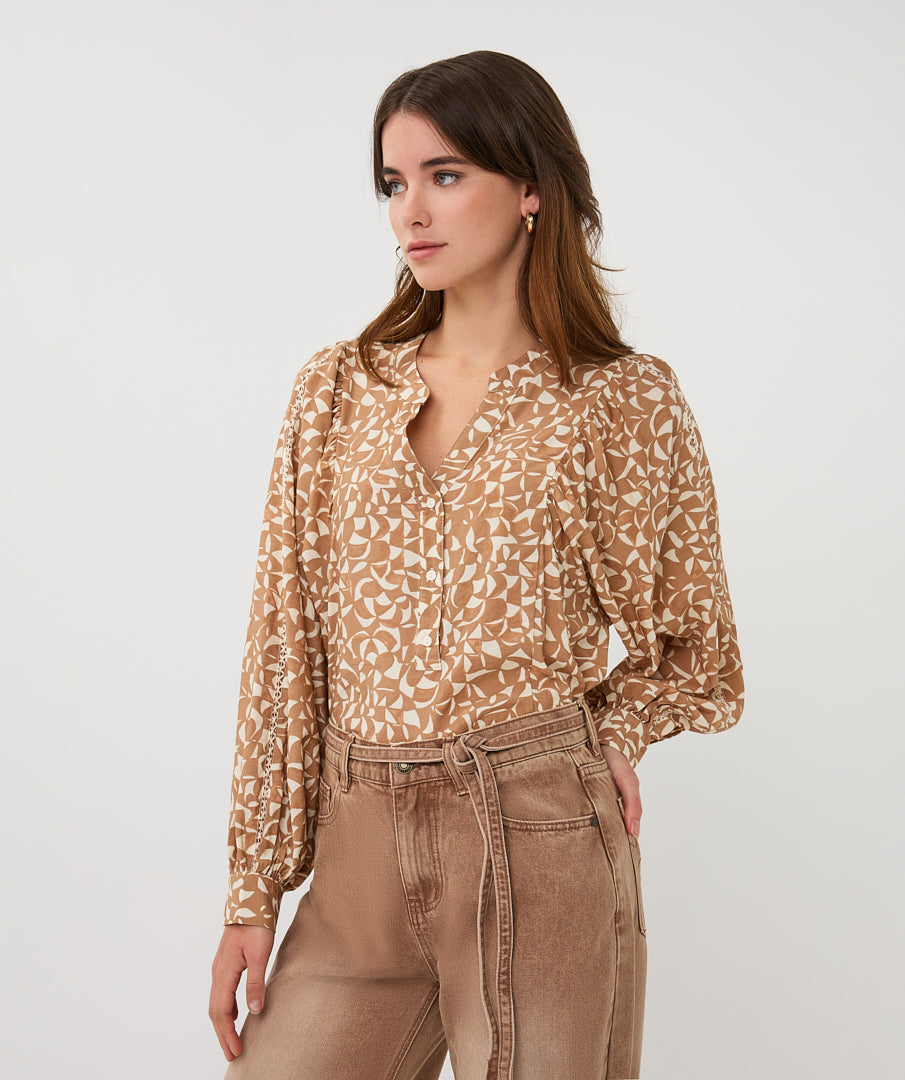 Esqualo Wide Scarlet Small Graphic Blouse