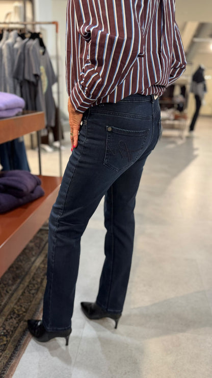 MAC Carrie Straight Leg Dark Wash