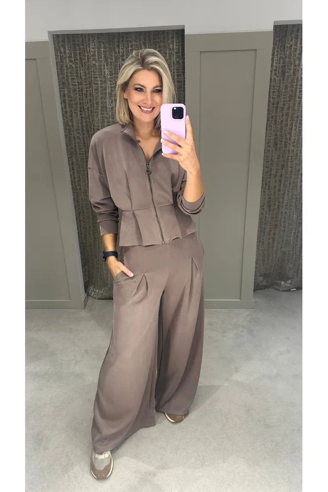 DECK Leisure Suit Taupe 20110