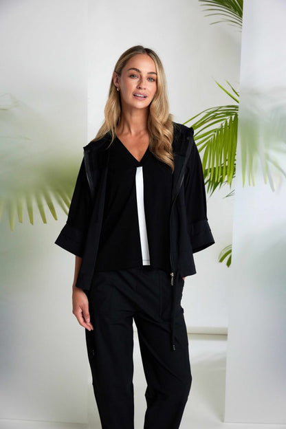 NAYA Vee Neck Top Black/White