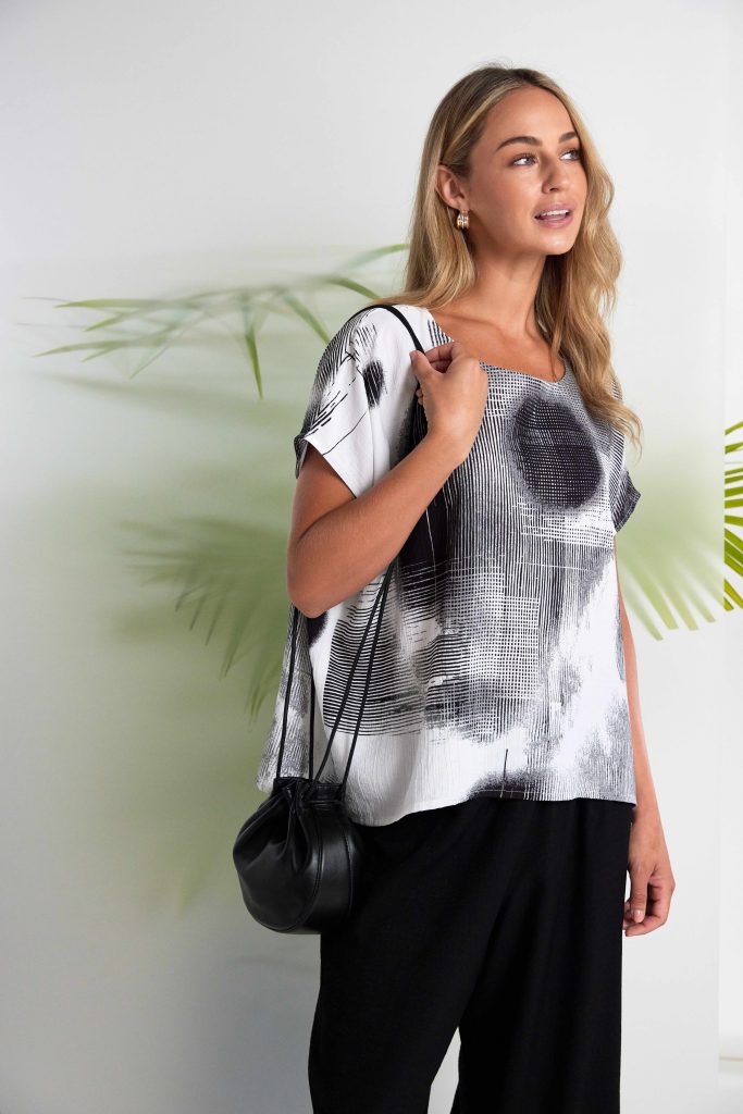 NAYA Blurred Faded Spot Top White/Black