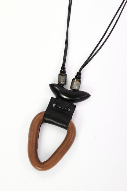 Naya Leather Triangle Necklace Stone/Thyme