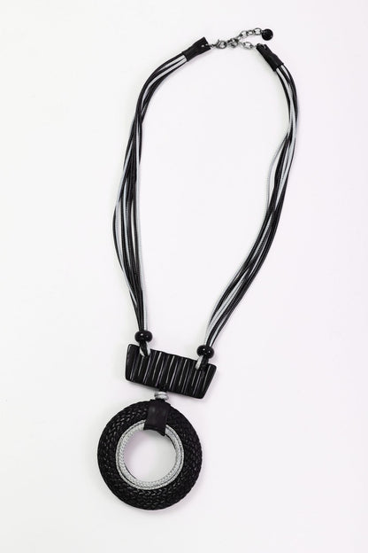 Naya Leather Circle Necklace Black/Silver