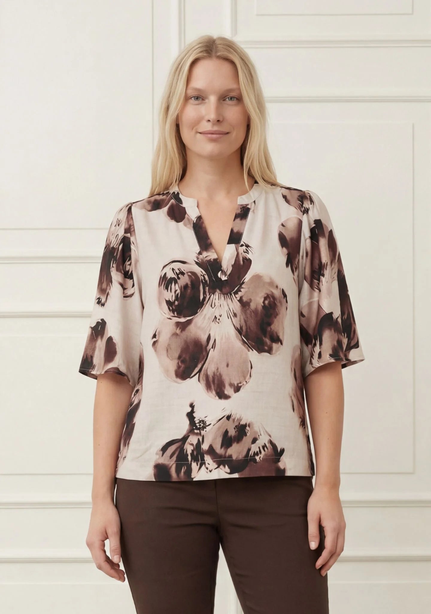 I Say Naomi S/S Blouse Aubergine Floral