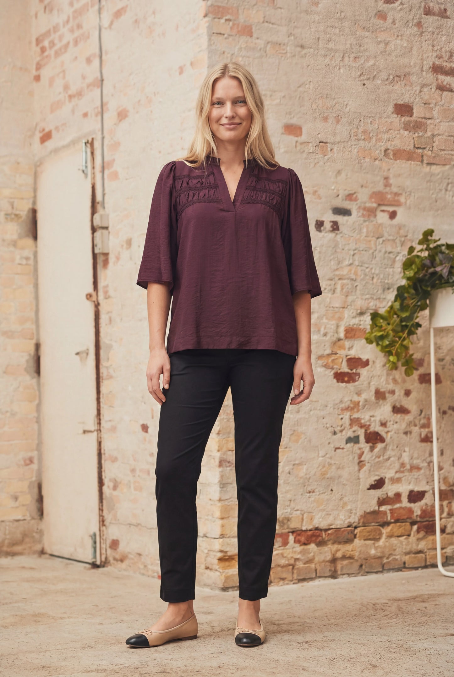 I Say Nova S/S Blouse Aubergine