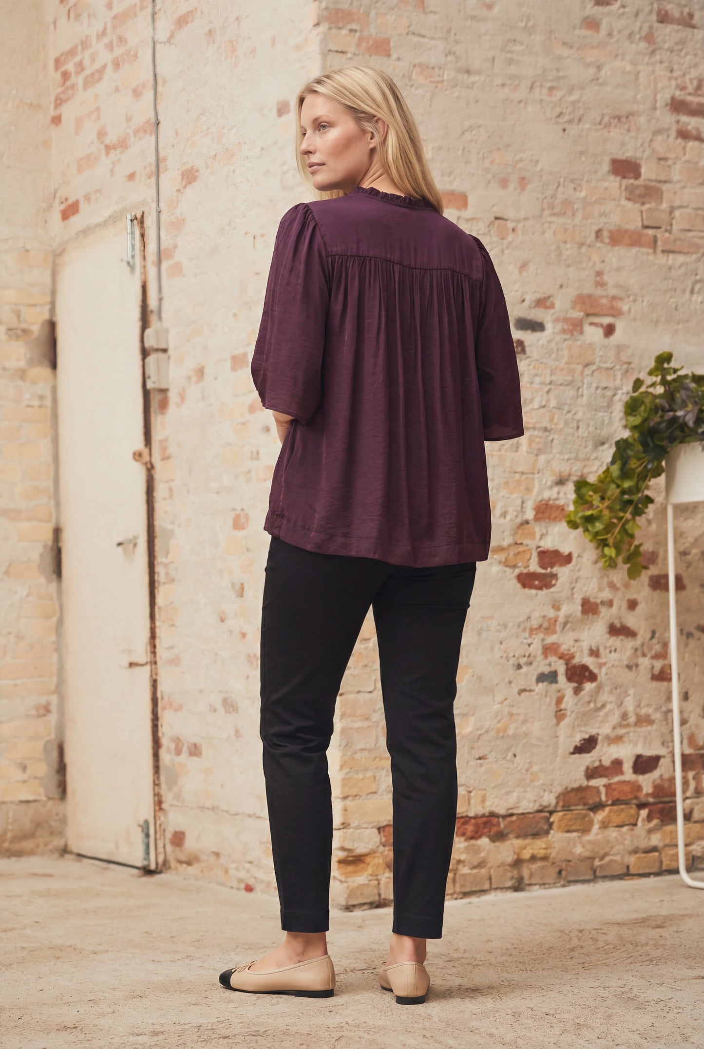 I Say Nova S/S Blouse Aubergine