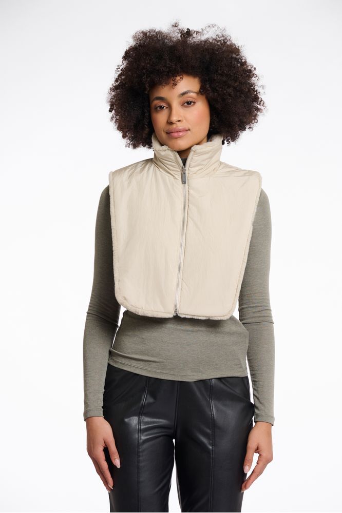 Rino & Pelle Birch Nura Faux Fur Bib