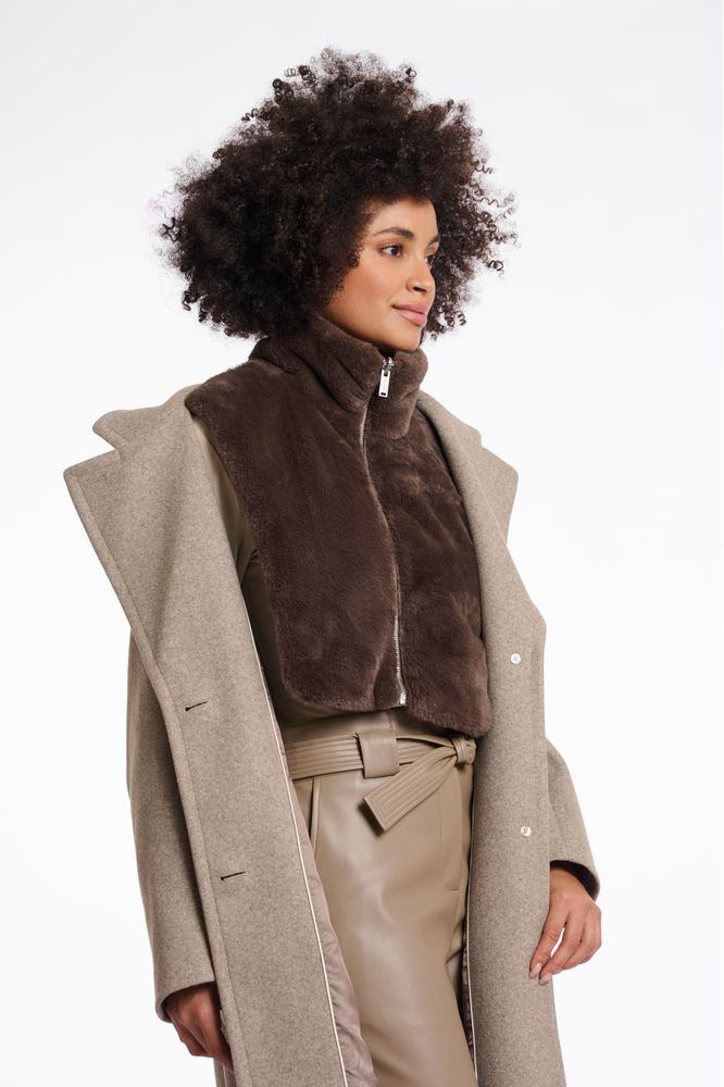 Rino & Pelle Dark Toffee Nura Faux Fur Bib