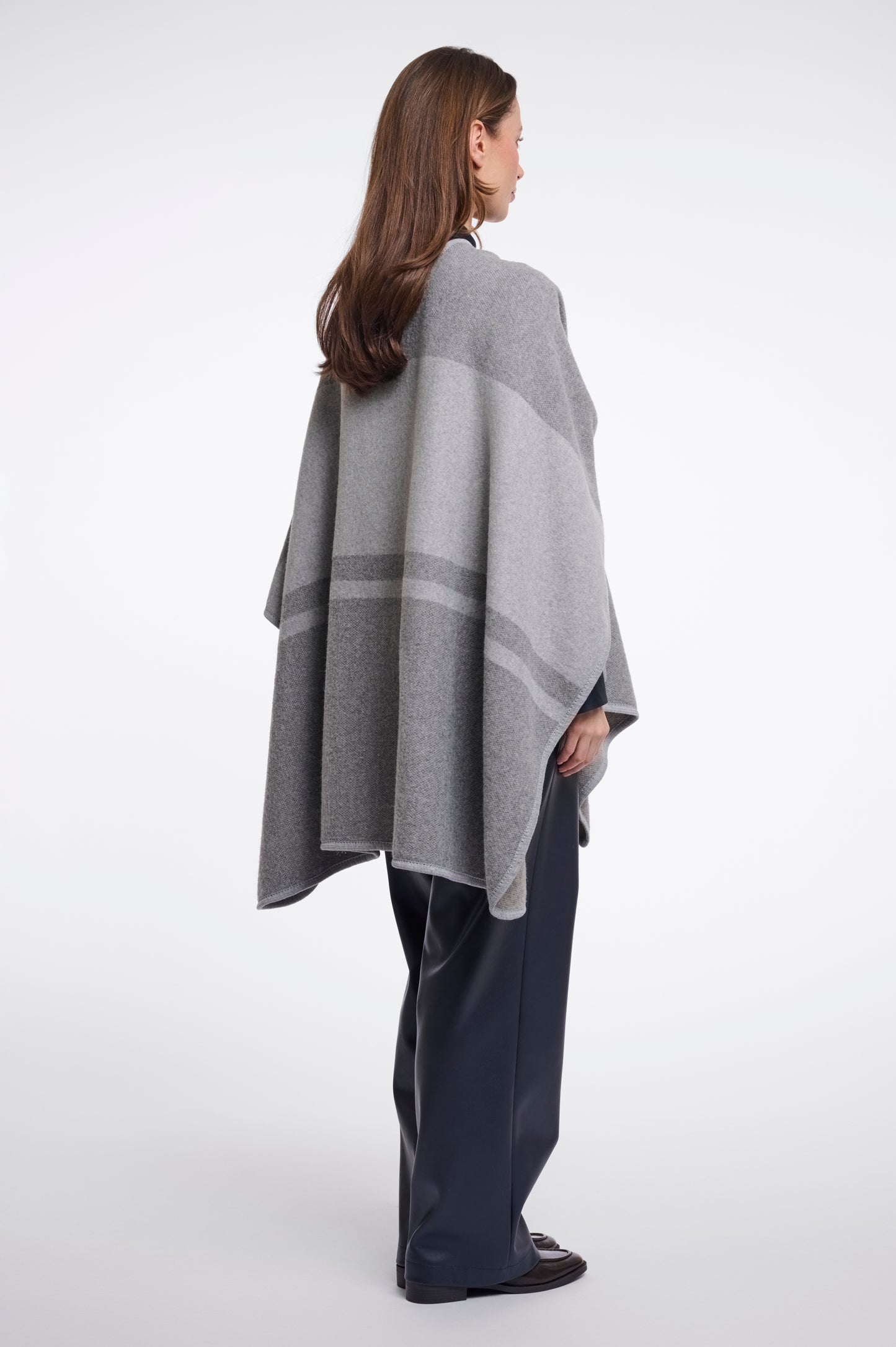 Rino & Pelle Levi Cape-Light Grey