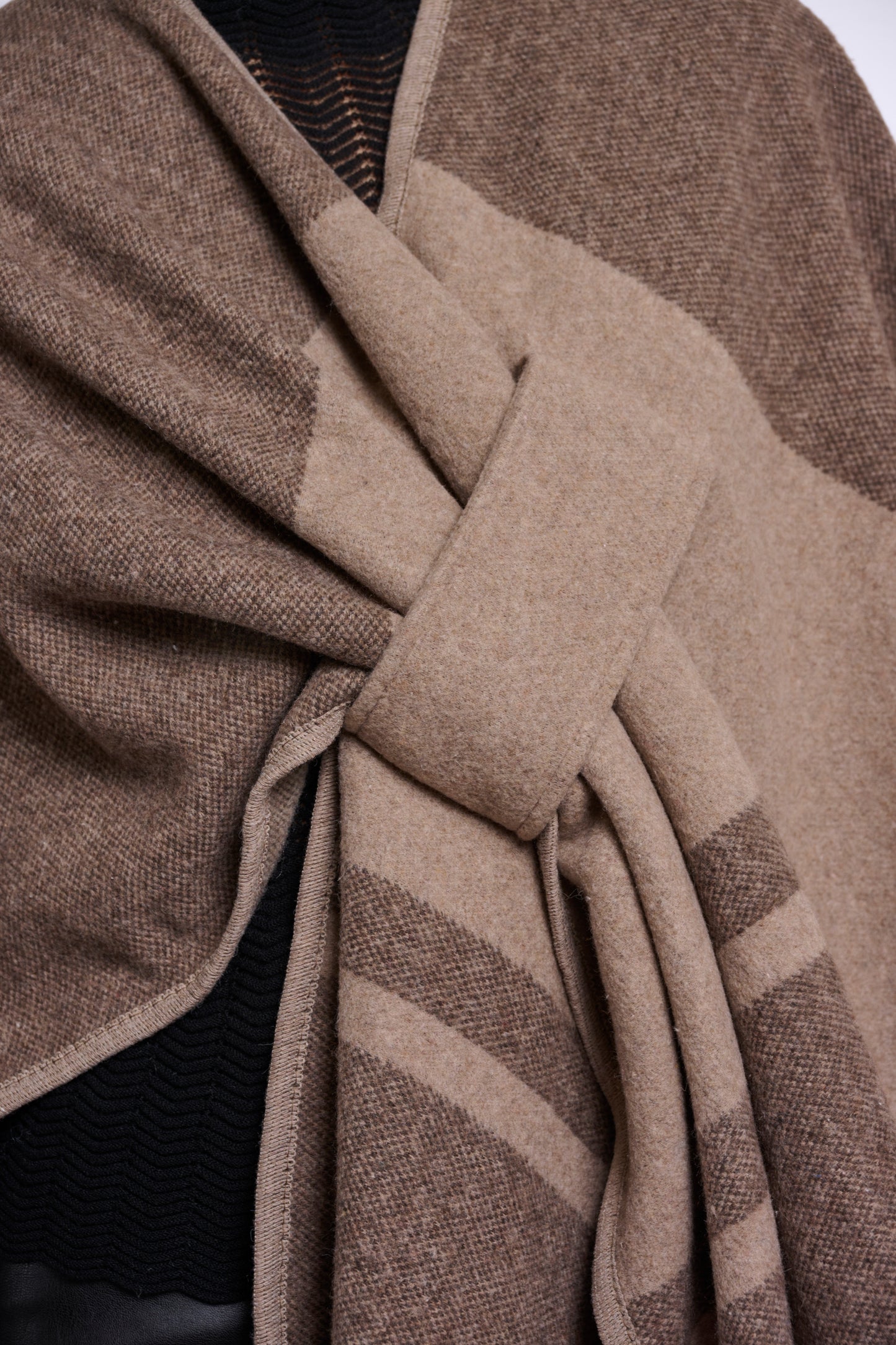 Rino & Pelle Levi Cape-Toffee Check