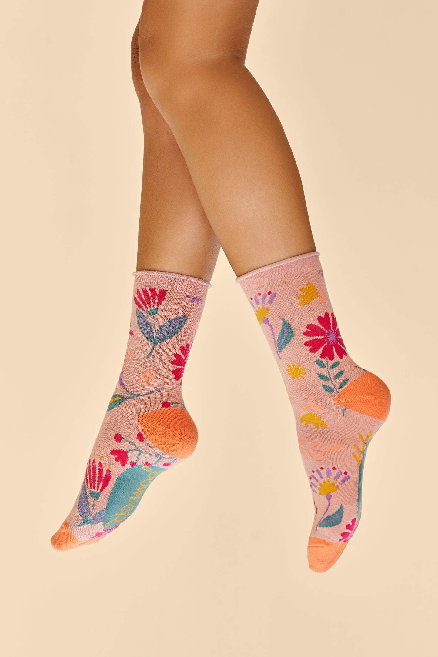 AW24 Powder Ankle Socks