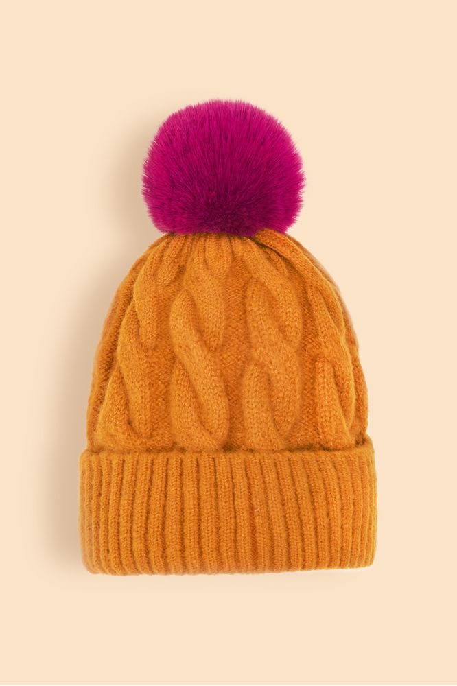 AW24 Powder Svana Bobble Hat