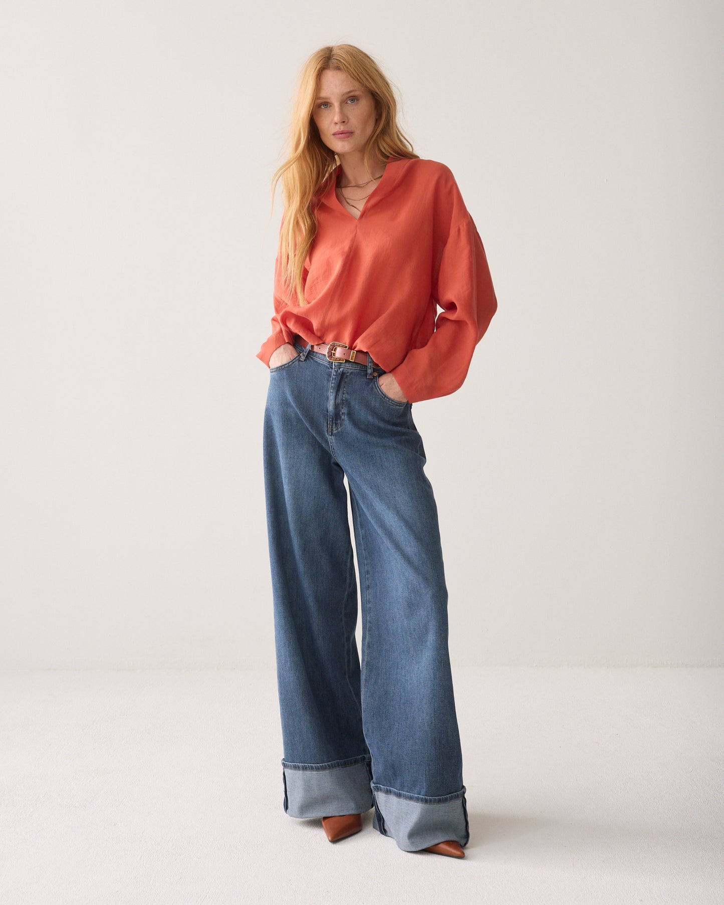 Summum V Neck Top Goji Berry