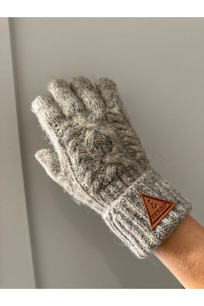 AW24 GUESS Gloves CAM