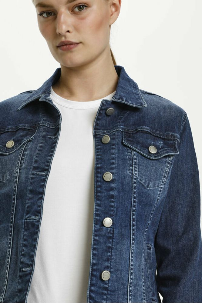 My Essential Wardrobe 07 The Denim Jacket